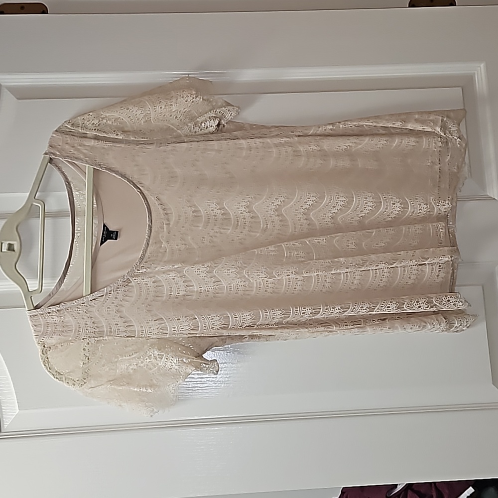 Ann Taylor Lace Top Size M
